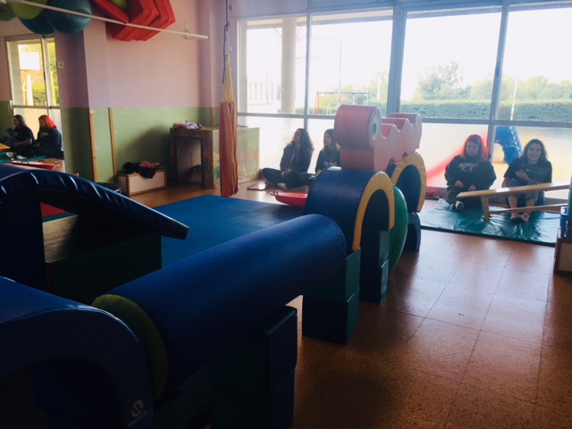L'alumnat de cicle formatiu d'Educació Infantil fa sessions de pràctica psicomotriu a les llars d‘infants municipals de Tarragona